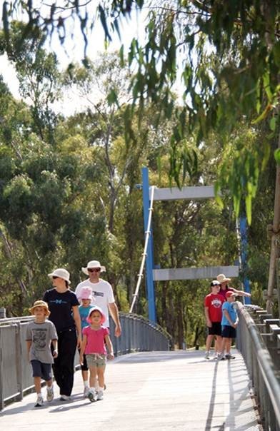 Goulburn River pedestrian bridge - St George's Rd Reach